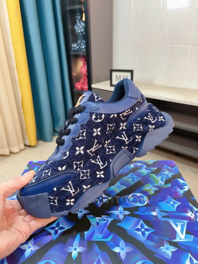 Men's men's shoes 💰580🌸🌸 LV style is novel and fashionable, the upper is made of imported cowhide + LV special materials! Super trendy design! It’s eye-catching! The leather is soft, delicate, shiny and translucent, showing the ultimate in pure handcraftsmanship, and the mesh is soft, comfortable and breathable! Size: 39-44 (38 45 customized)
